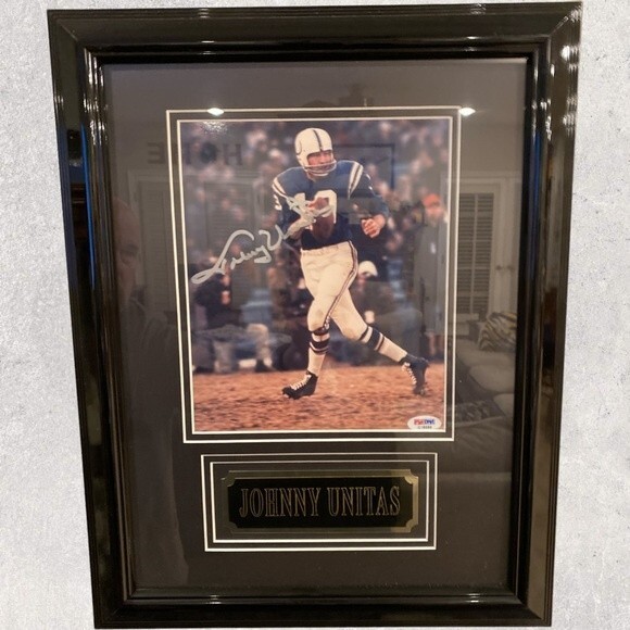 Johnny Unitas - Hall of Fame Baltimore Colts QB Autographed 8x10 Framed Photo - Picture 1 of 9